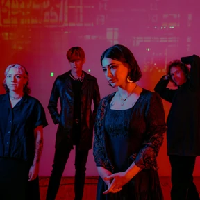 Yumi Zouma photo