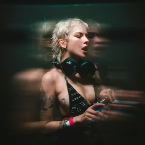 Elise Ember photo