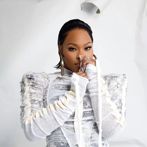Tasha Cobbs Leonard photo